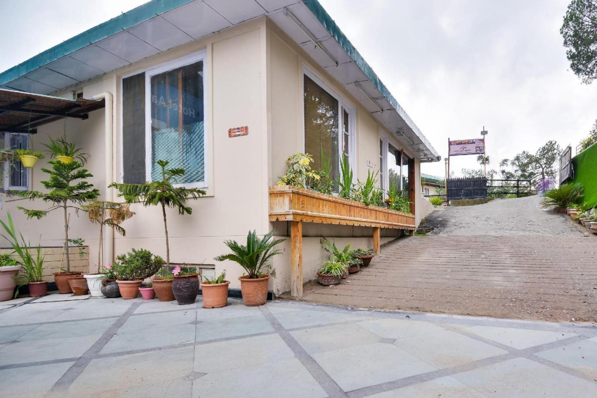 Hotel Aangan Regency Shimla Exterior foto
