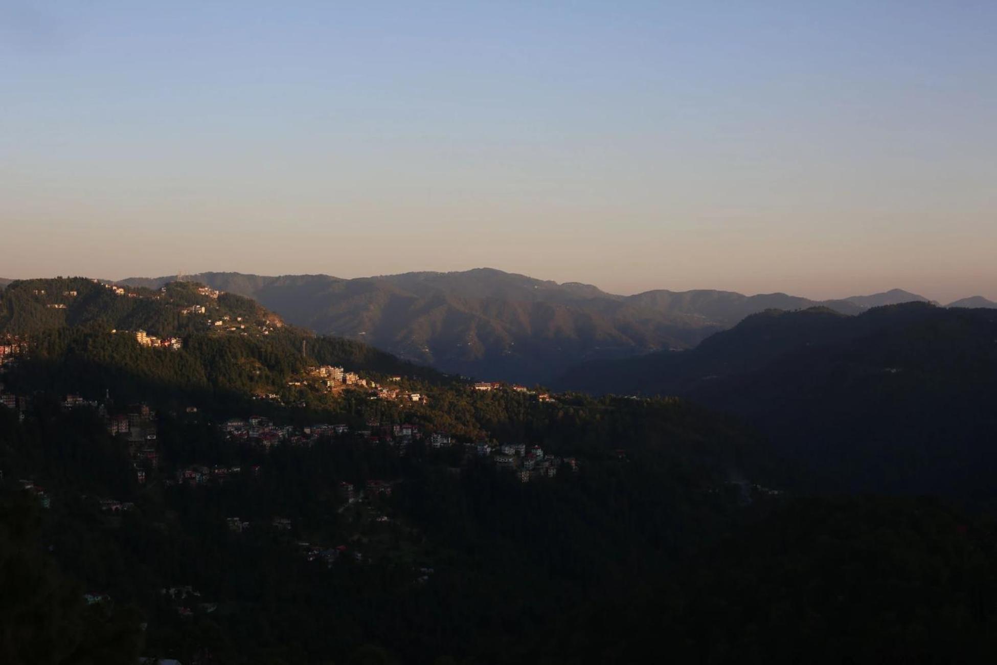 Hotel Aangan Regency Shimla Exterior foto