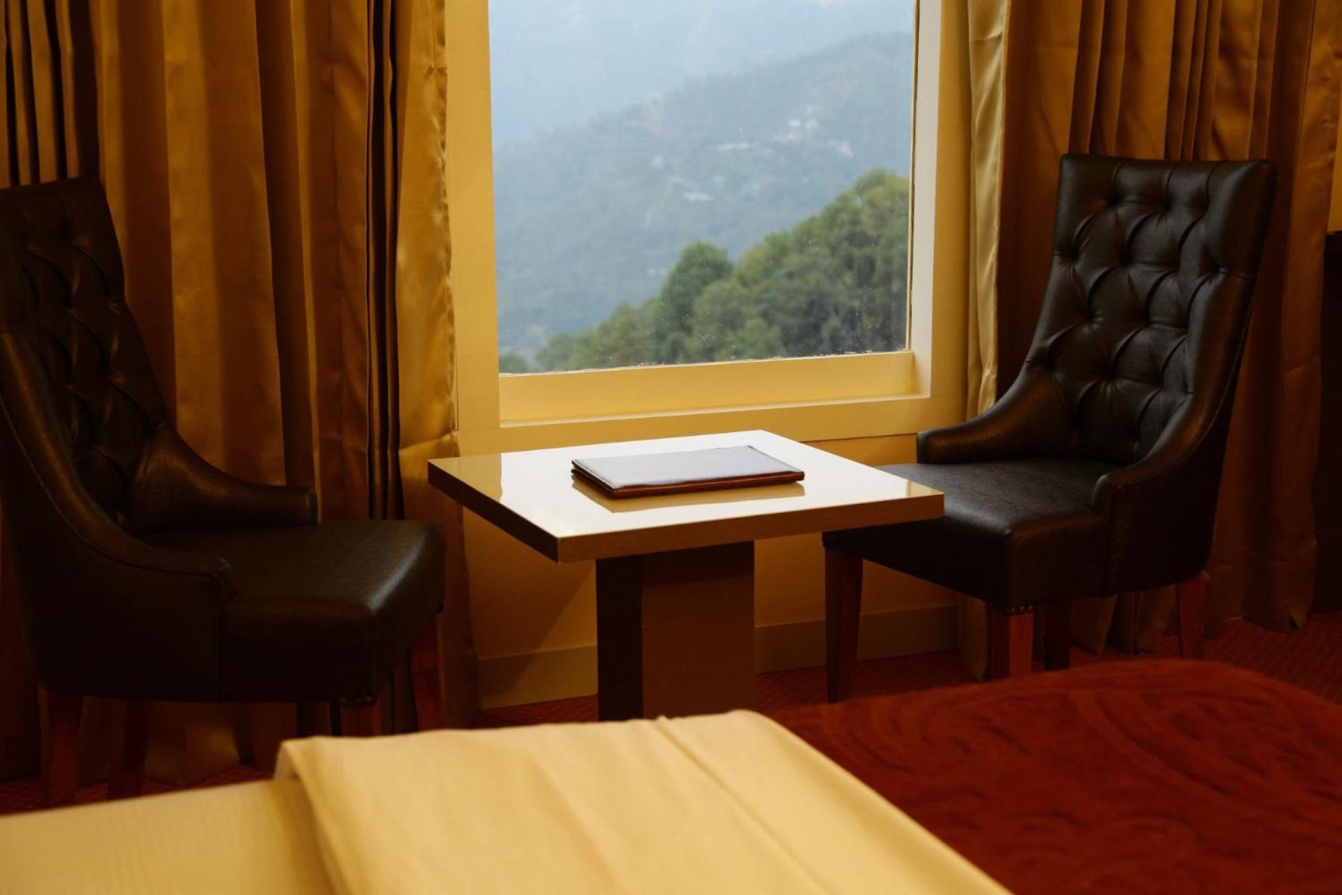 Hotel Aangan Regency Shimla Exterior foto