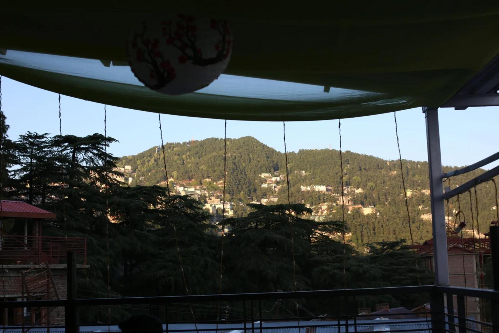 Hotel Aangan Regency Shimla Exterior foto