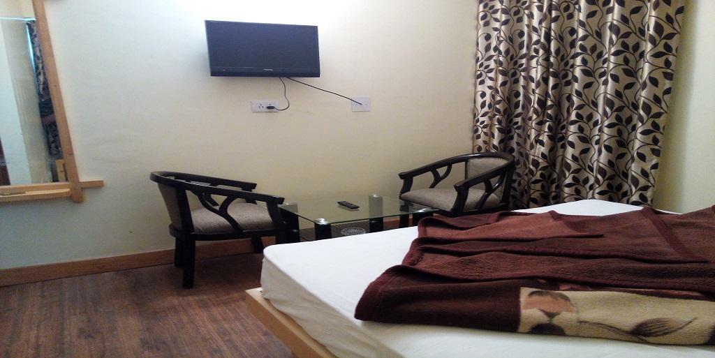 Hotel Aangan Regency Shimla Exterior foto