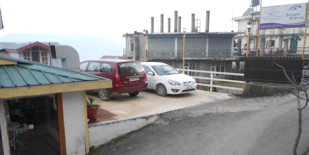 Hotel Aangan Regency Shimla Exterior foto